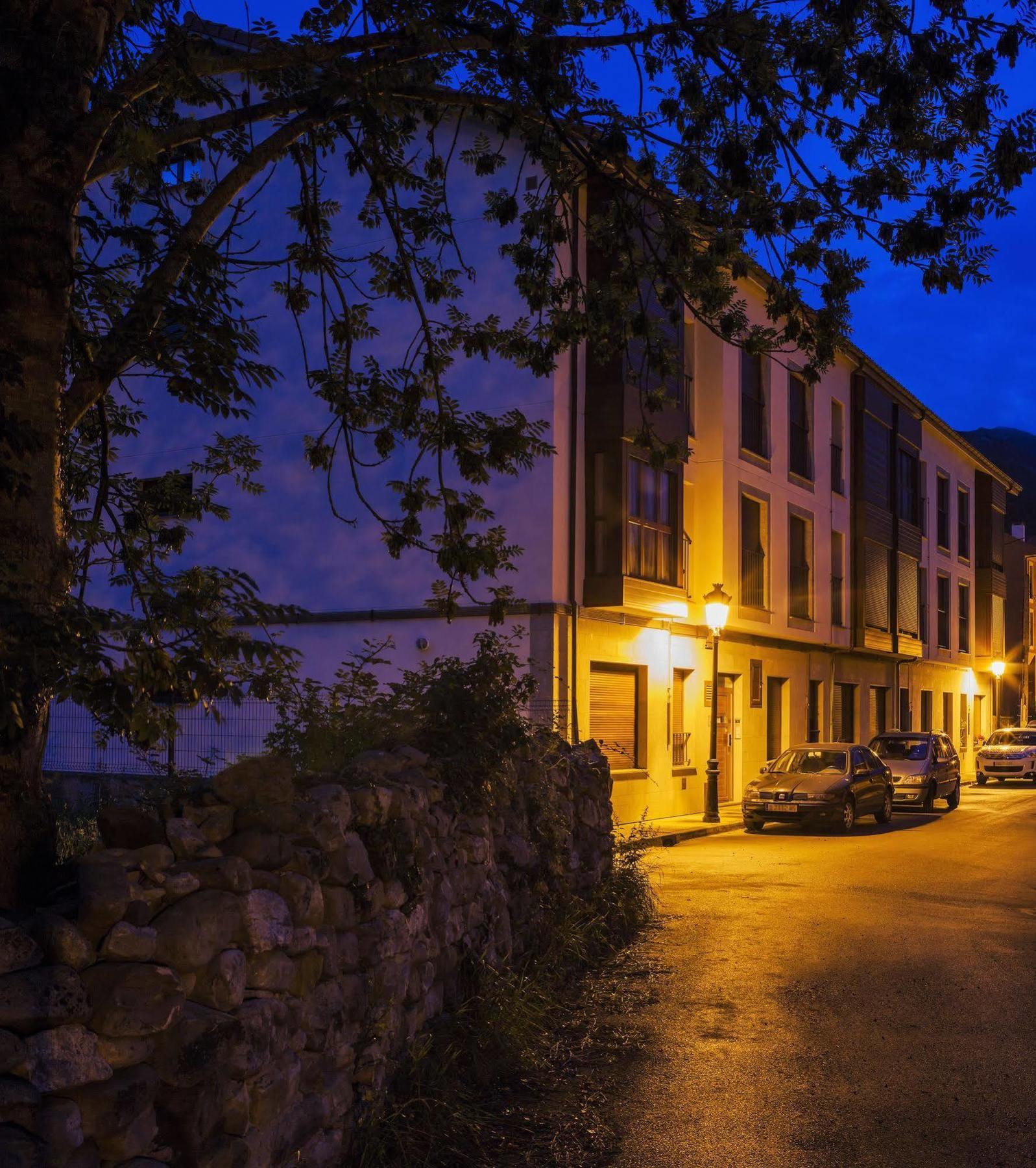 Apartamentos El Caxigu Arenas De Cabrales Exterior foto