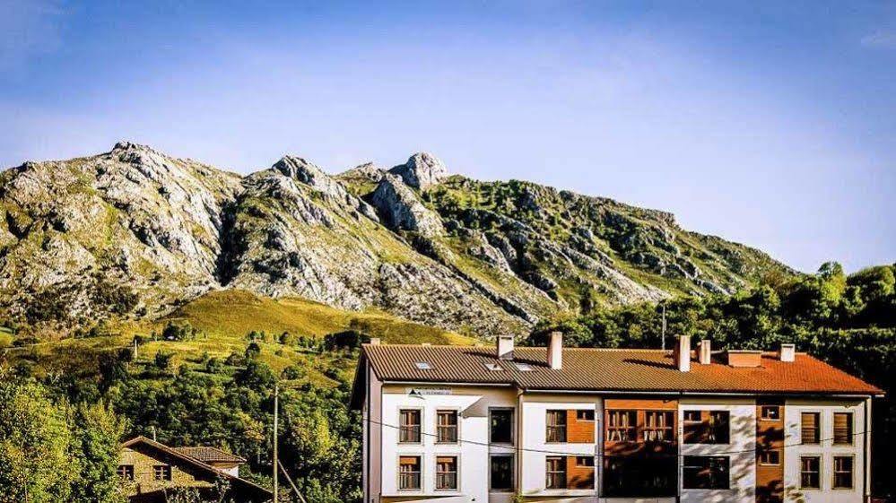 Apartamentos El Caxigu Arenas De Cabrales Exterior foto